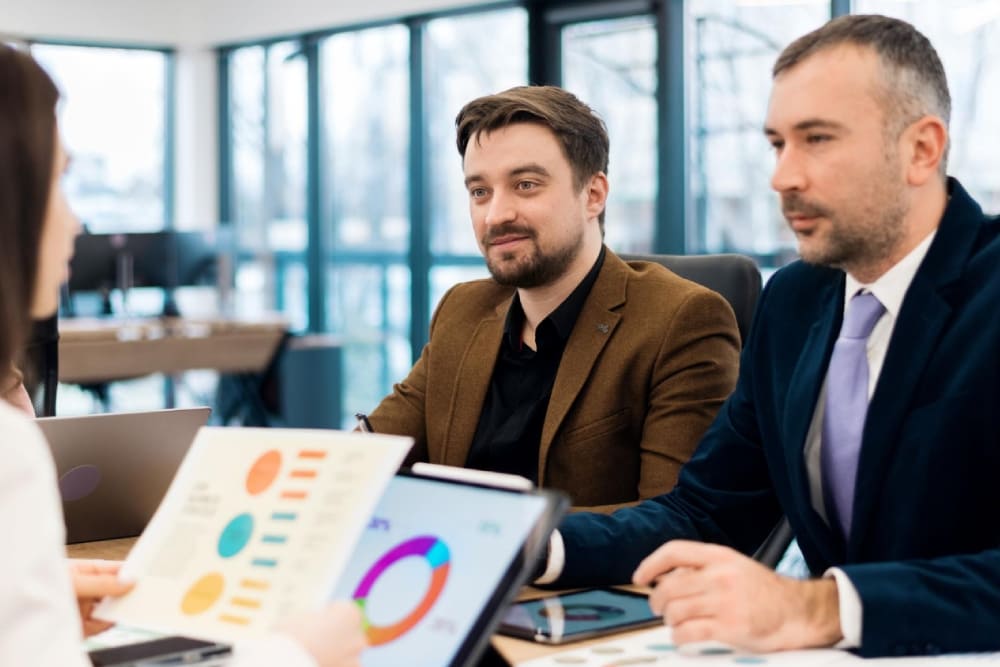 Инвесторы обсуждают стратегию финансирования и структуру портфеля с экспертами